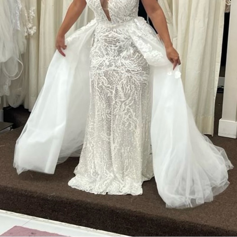 Milla Nova wedding skirt
Brand new $1200